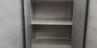 Отделка ламинатом, утепление передней части, монтаж чернового пола. Установка встроенного шкафа.